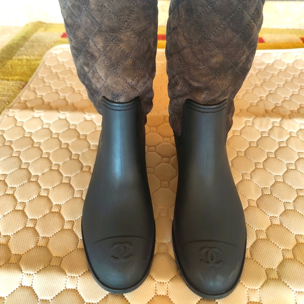 Chanel winter boots size 39 - Picture 2 of 7